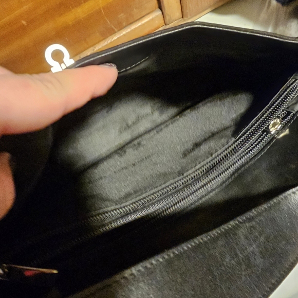 Salvatore Ferragamo Giancini Black Shoulder Bag Vintage 21 0195 GUC 2001 - Picture 8 of 14